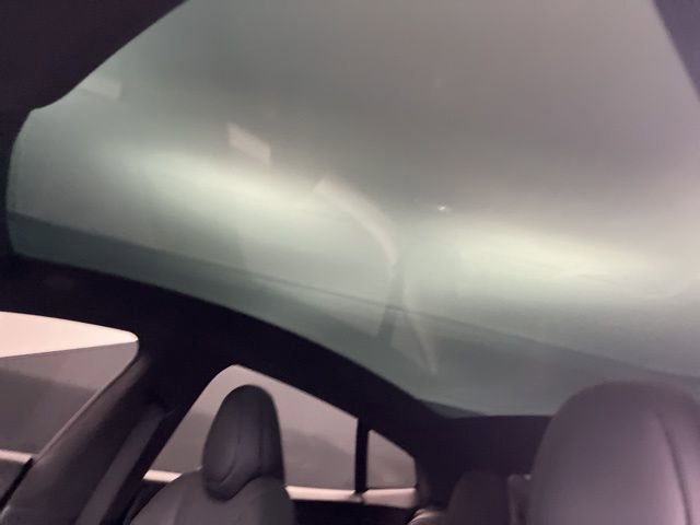 Used 2022 Tesla Model S Plaid image 11