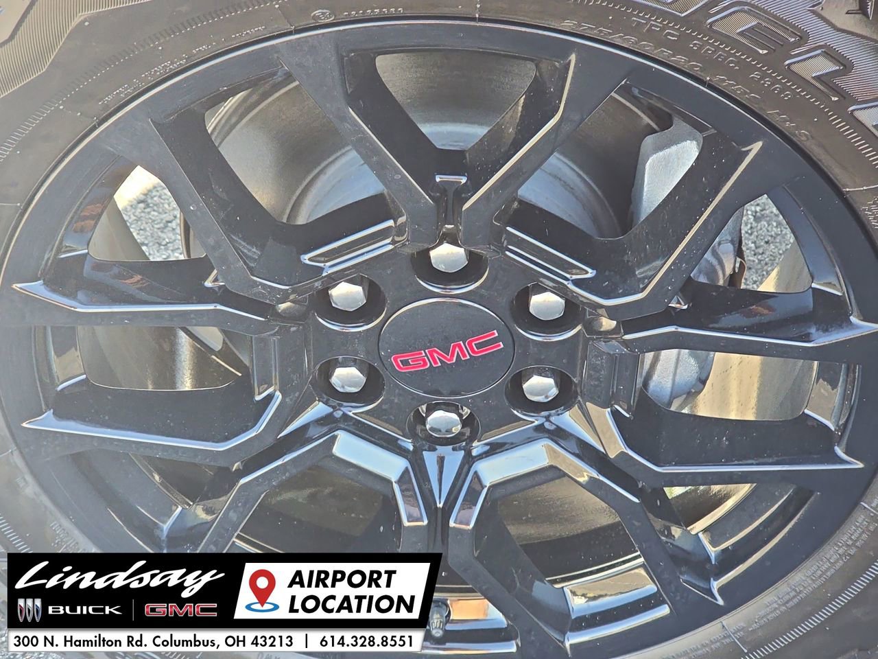 New 2025 GMC Canyon Denali w/ LPO, Denali Black Edition image 32