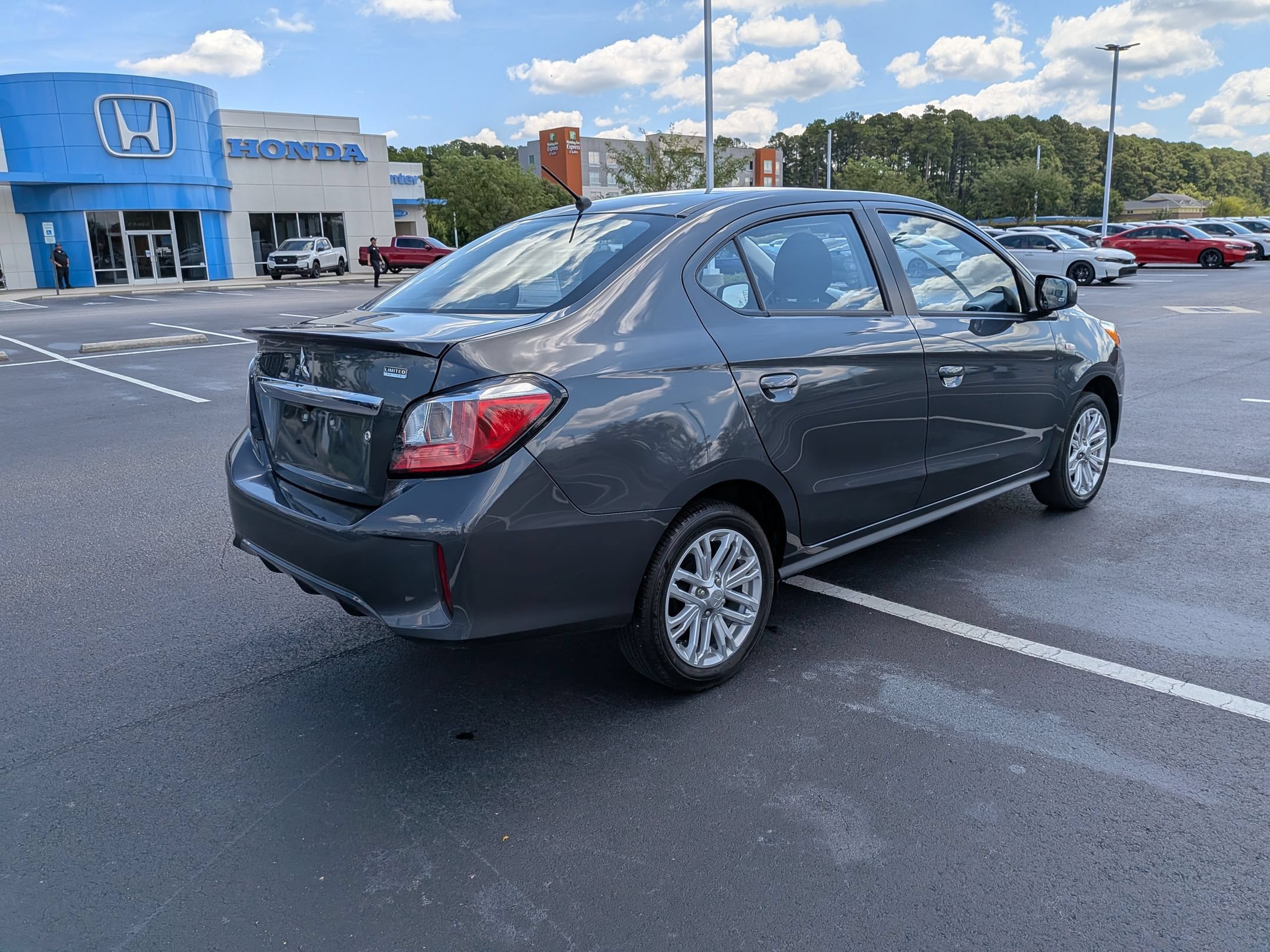 Used 2024 Mitsubishi Mirage G4 LE FWD image 3