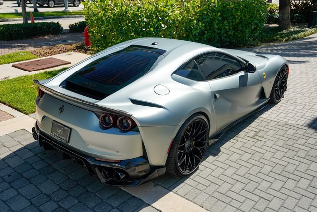 Used 2018 Ferrari 812 Superfast RWD image 26