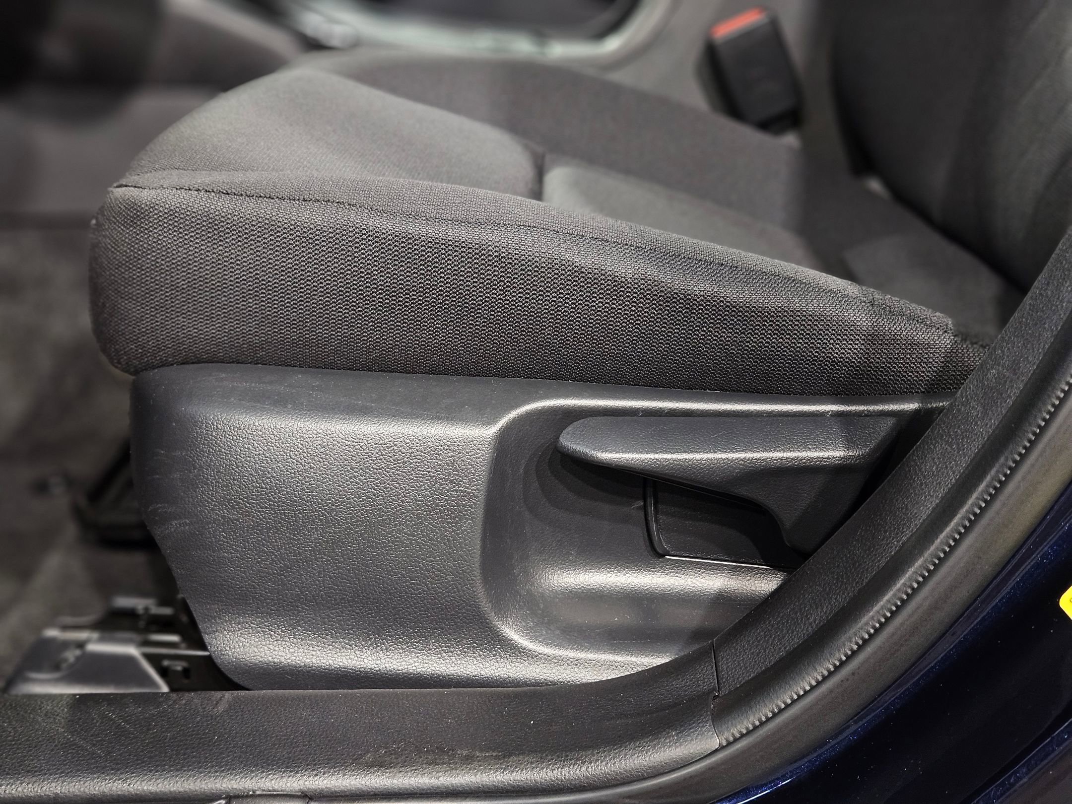 Used 2025 Toyota Corolla LE image 22