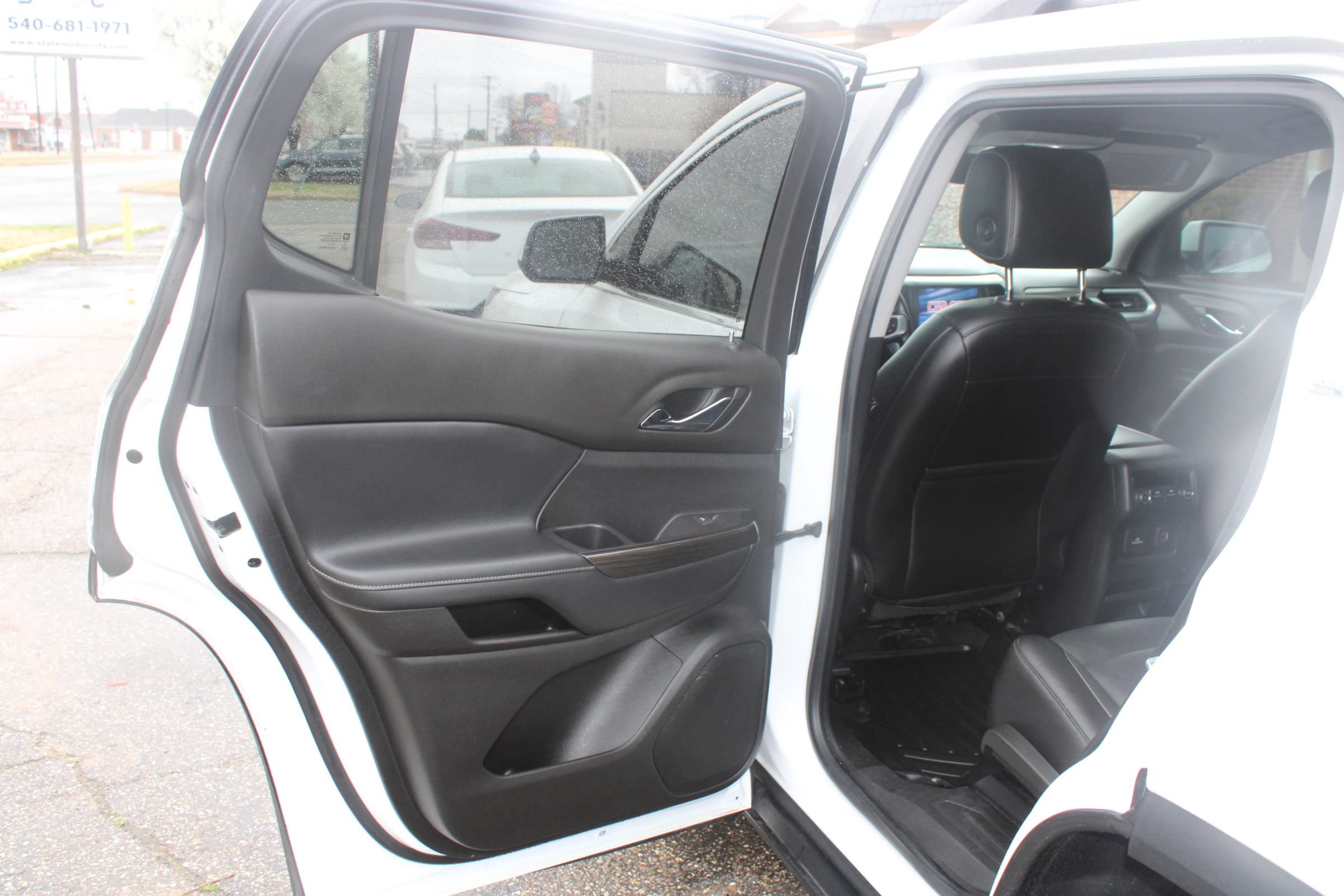 Used 2019 GMC Acadia SLT FWD image 9