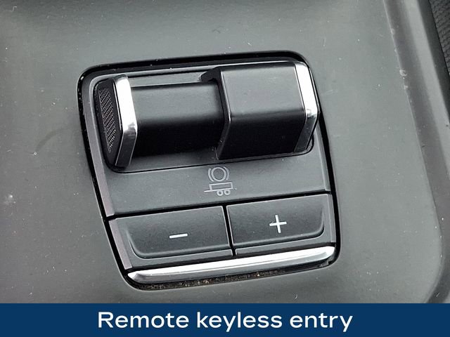 Used 2025 GMC Sierra 2500 AT4 image 13