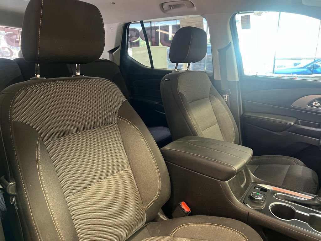 Used 2019 Chevrolet Traverse LT w/ LPO, Floor Liner Package AWD/4WD image 37