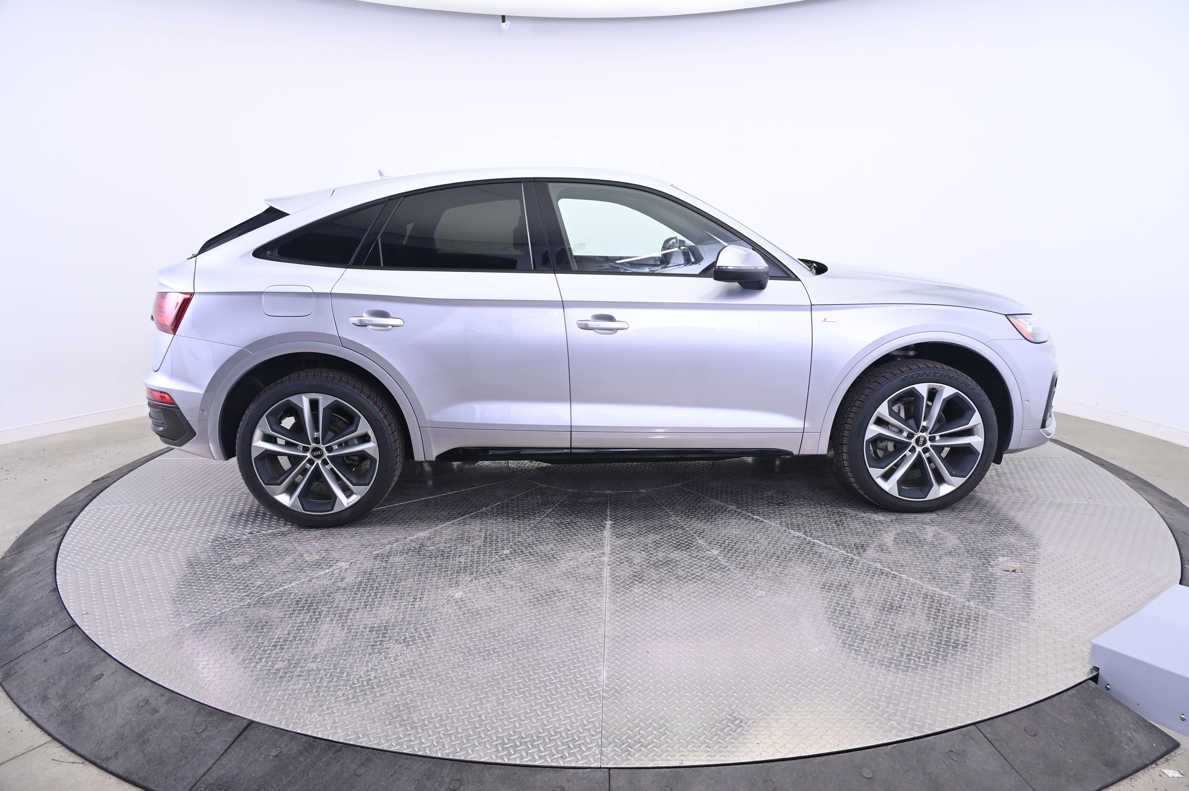 Used 2023 Audi Q5 2.0T Prestige w/ Prestige Package image 8