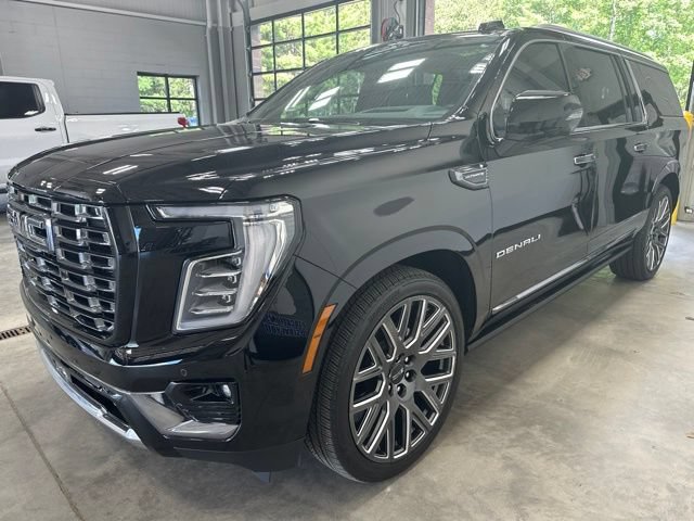 Used 2025 GMC Yukon XL Denali Ultimate AWD/4WD image 5