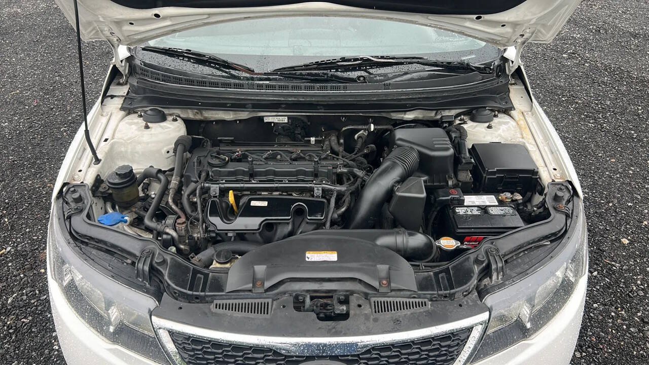 Used 2011 Kia Forte SX FWD image 14