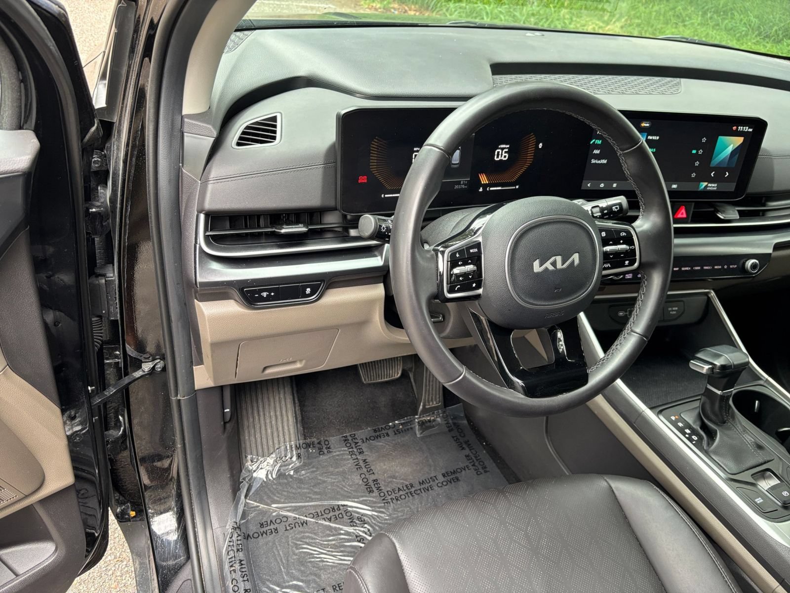 Used 2026 Kia Carnival FWD image 36