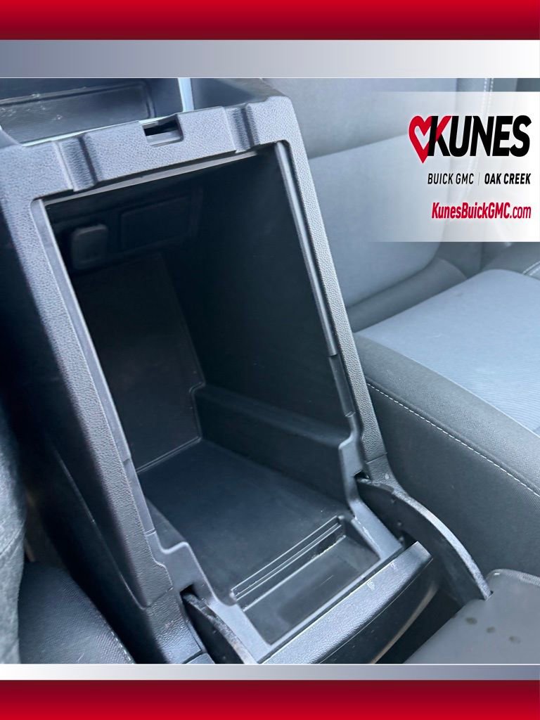 Used 2025 Chevrolet Blazer LT FWD image 18