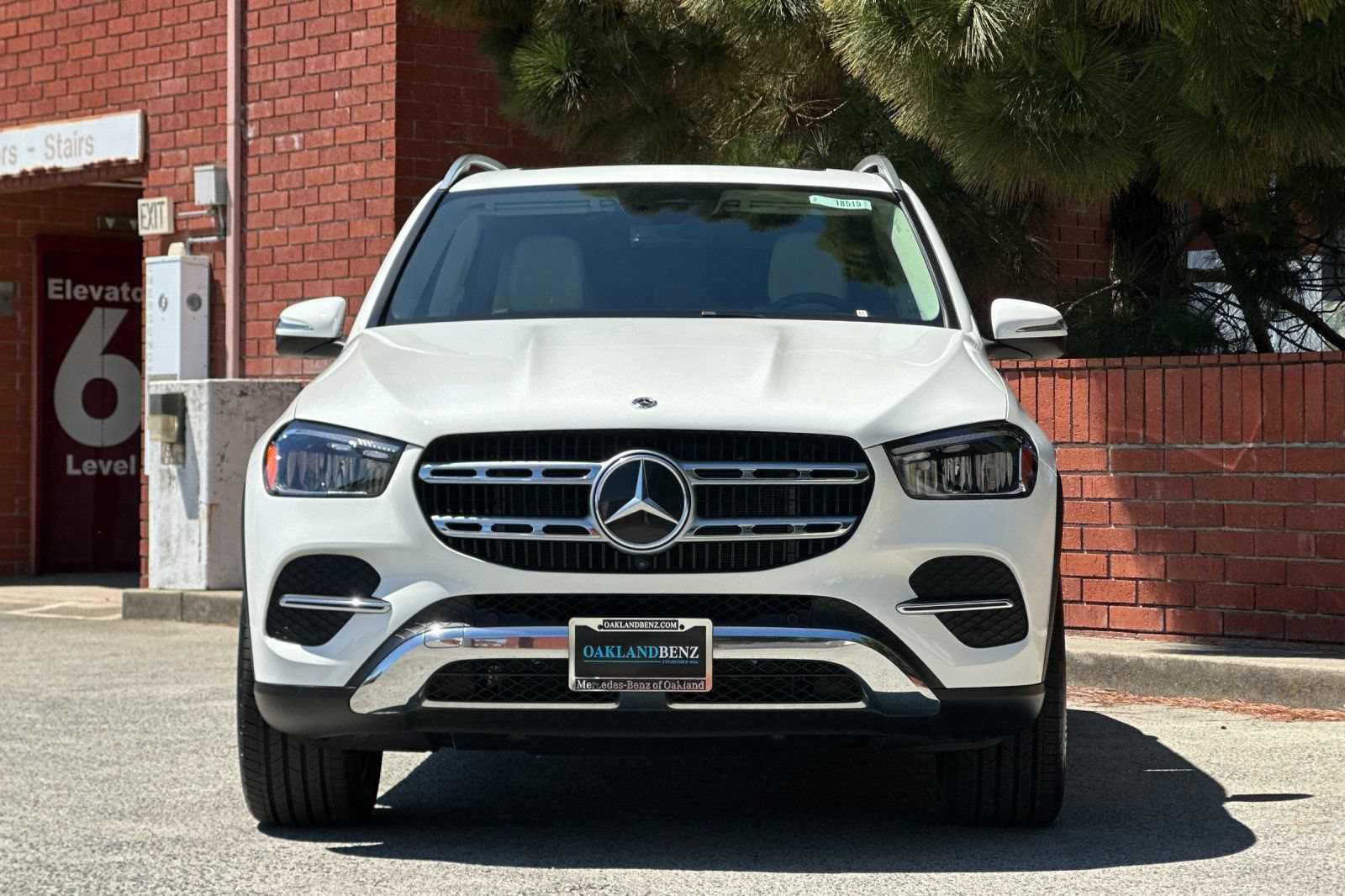 Certified 2025 Mercedes-Benz GLE 450e 4MATIC w/ Winter Package image 10
