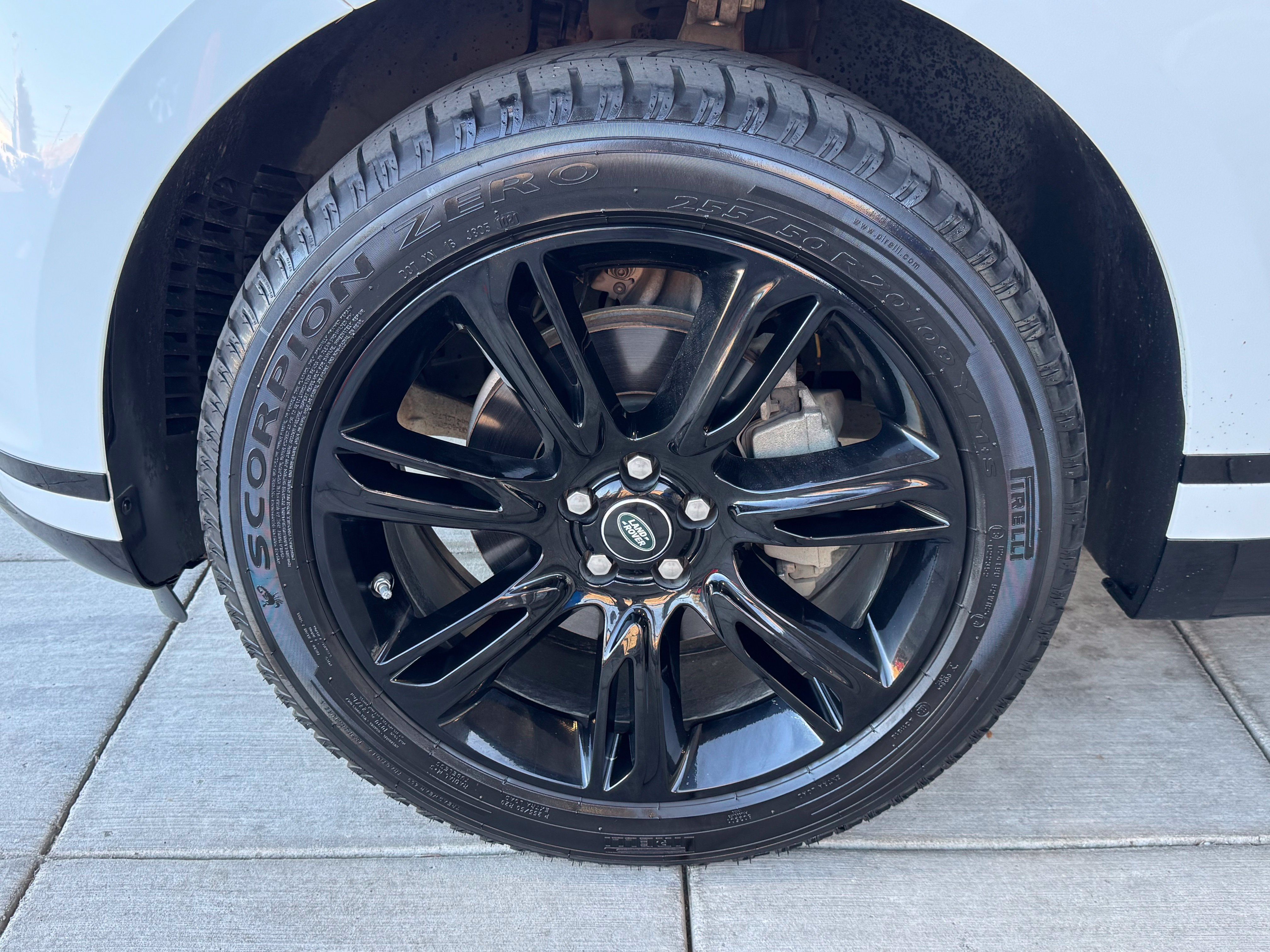 Used 2018 Land Rover Range Rover Velar S AWD/4WD image 67