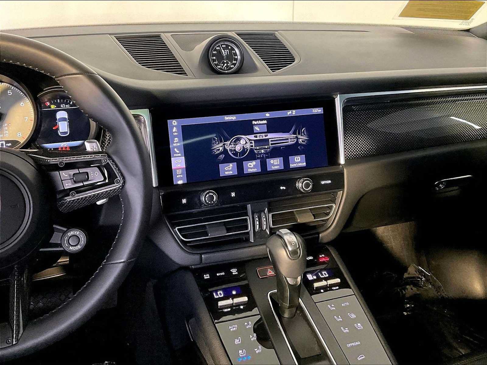 Certified 2024 Porsche Macan S AWD/4WD image 16