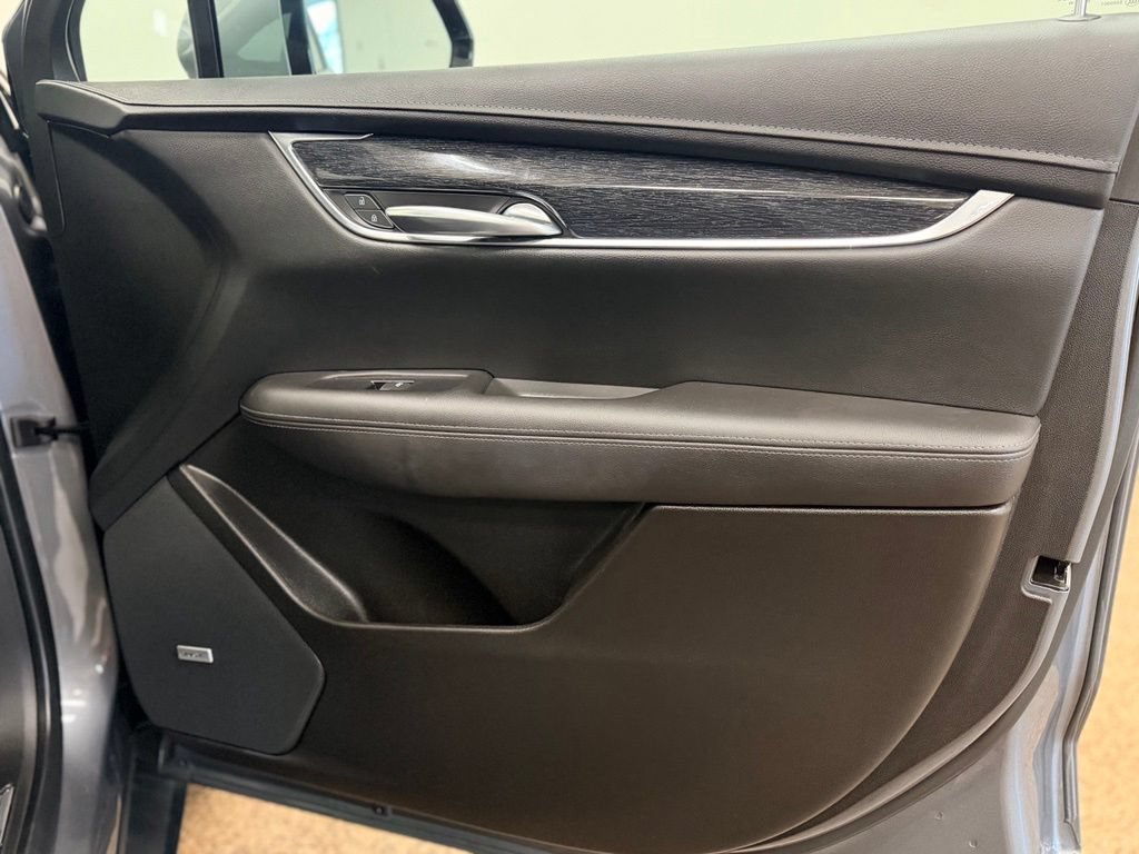 Used 2022 Cadillac XT5 Premium Luxury AWD/4WD image 19
