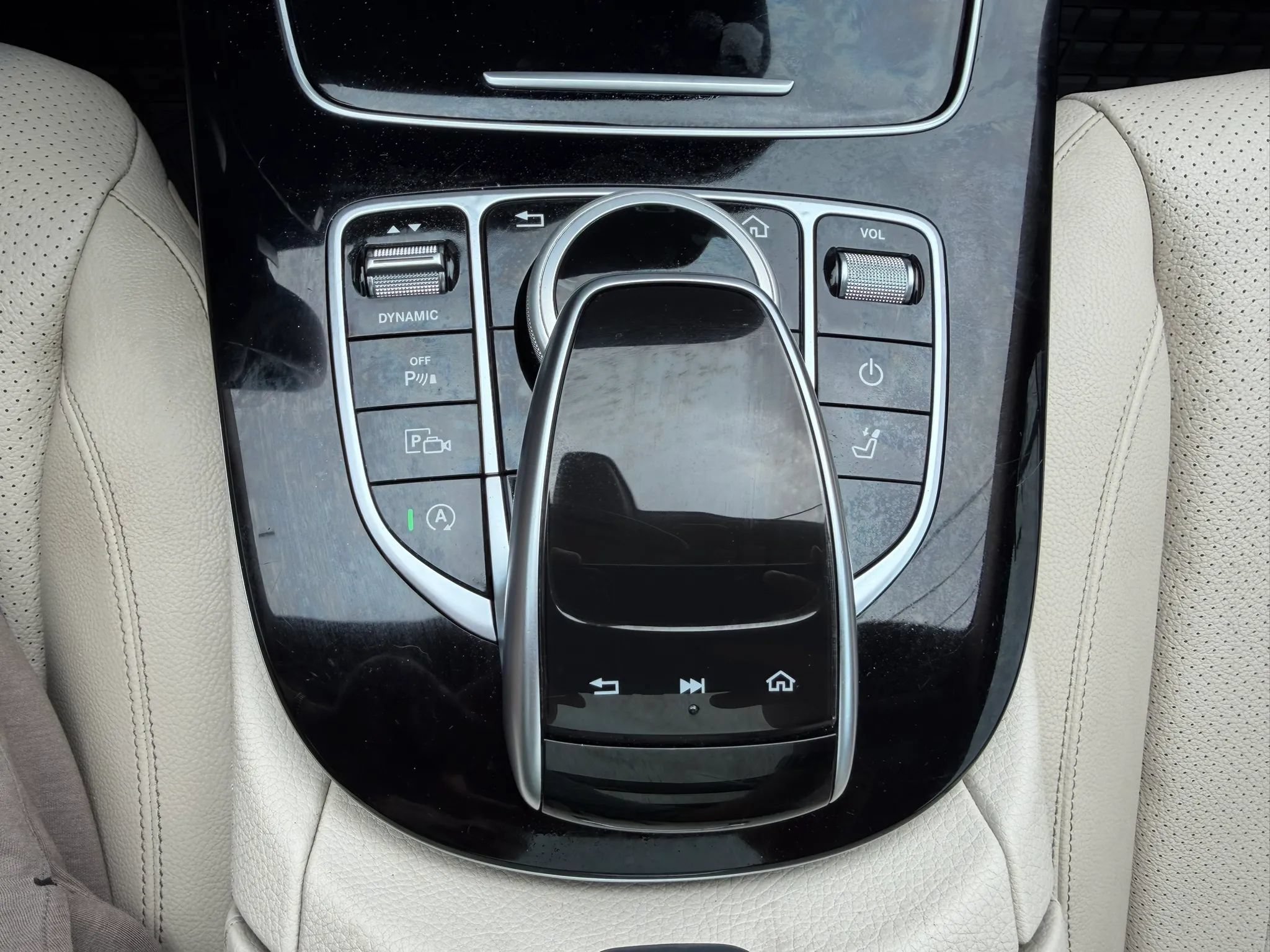 Used 2017 Mercedes-Benz E 400 4MATIC Wagon image 34