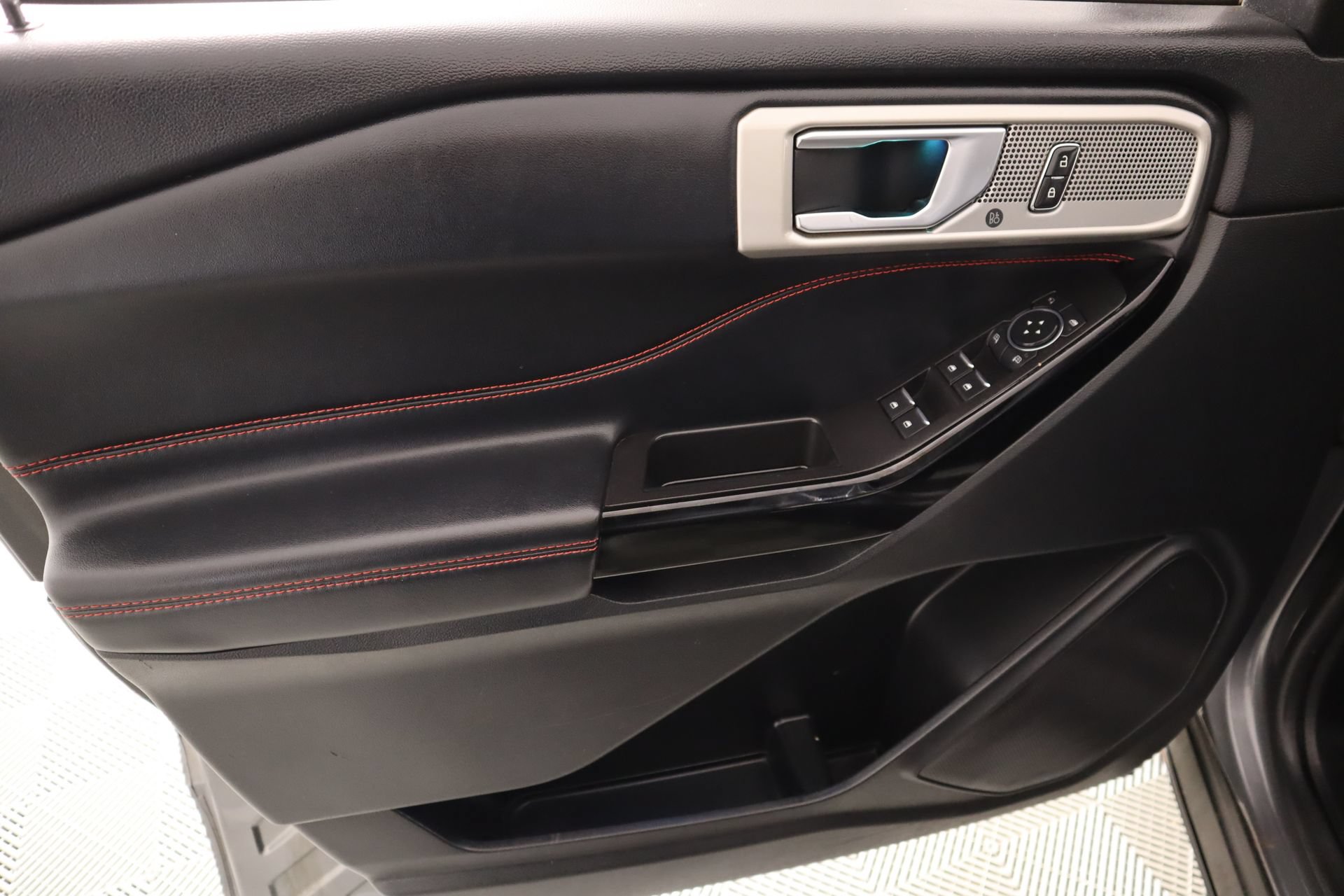 Used 2022 Ford Explorer ST-Line AWD/4WD image 17