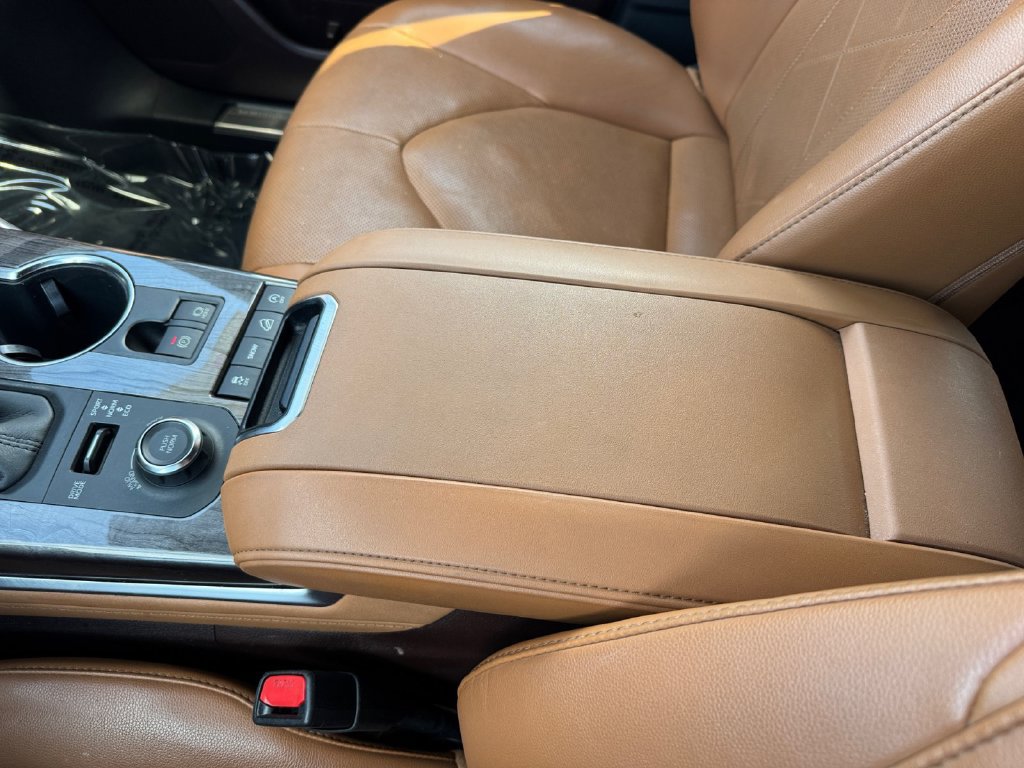 Certified 2020 Toyota Highlander Platinum AWD/4WD image 27
