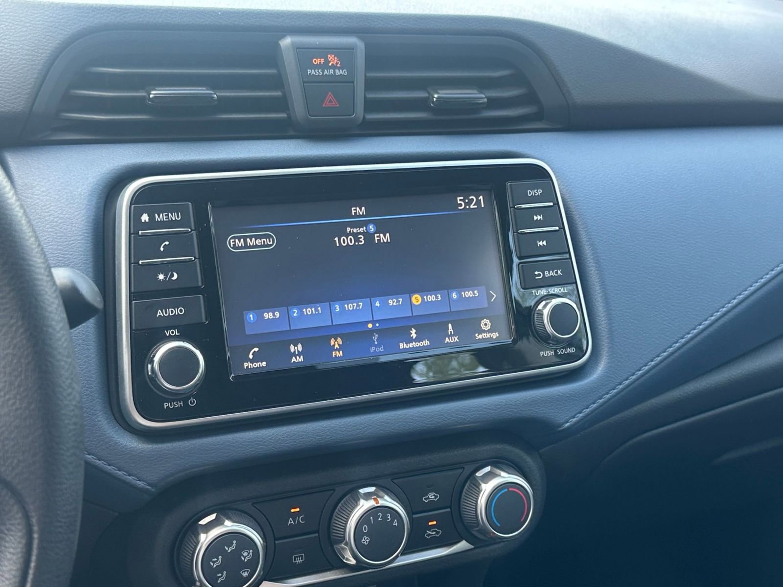 Used 2025 Nissan Versa SV FWD image 20
