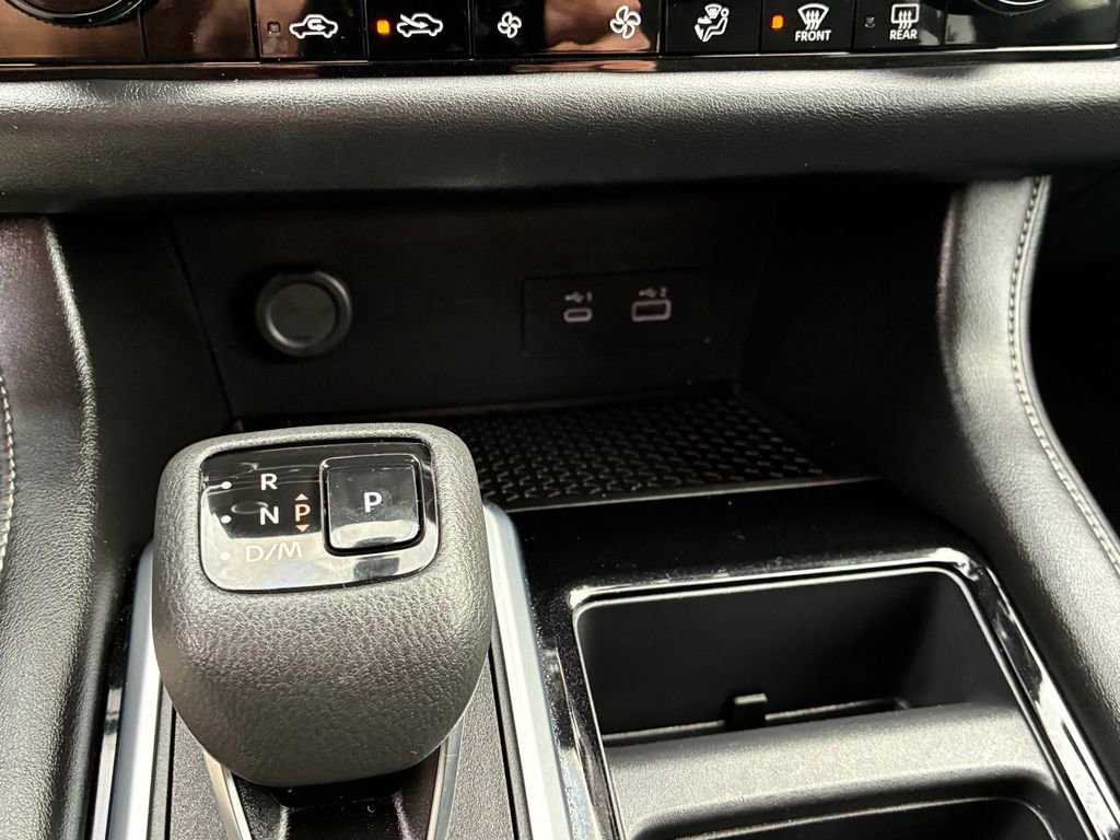 Used 2025 Nissan Pathfinder SV image 23