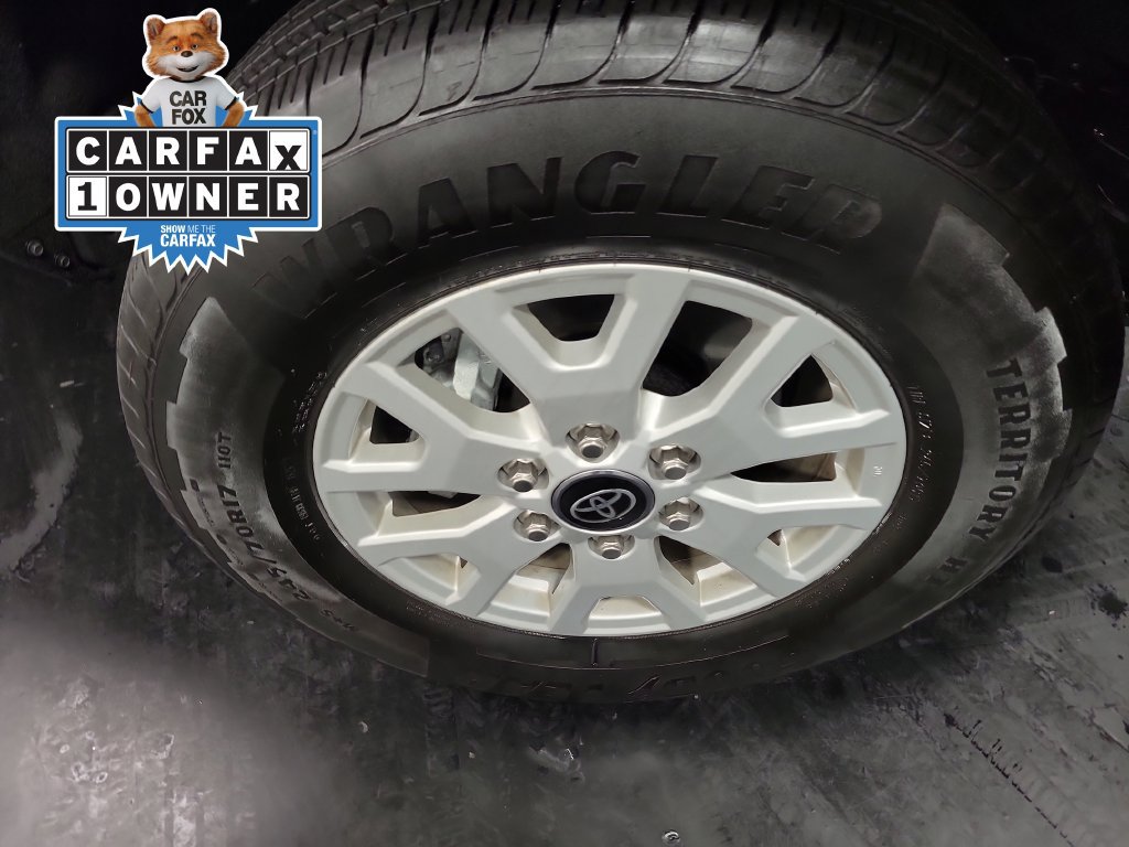Used 2025 Toyota Tacoma SR5 AWD/4WD image 10