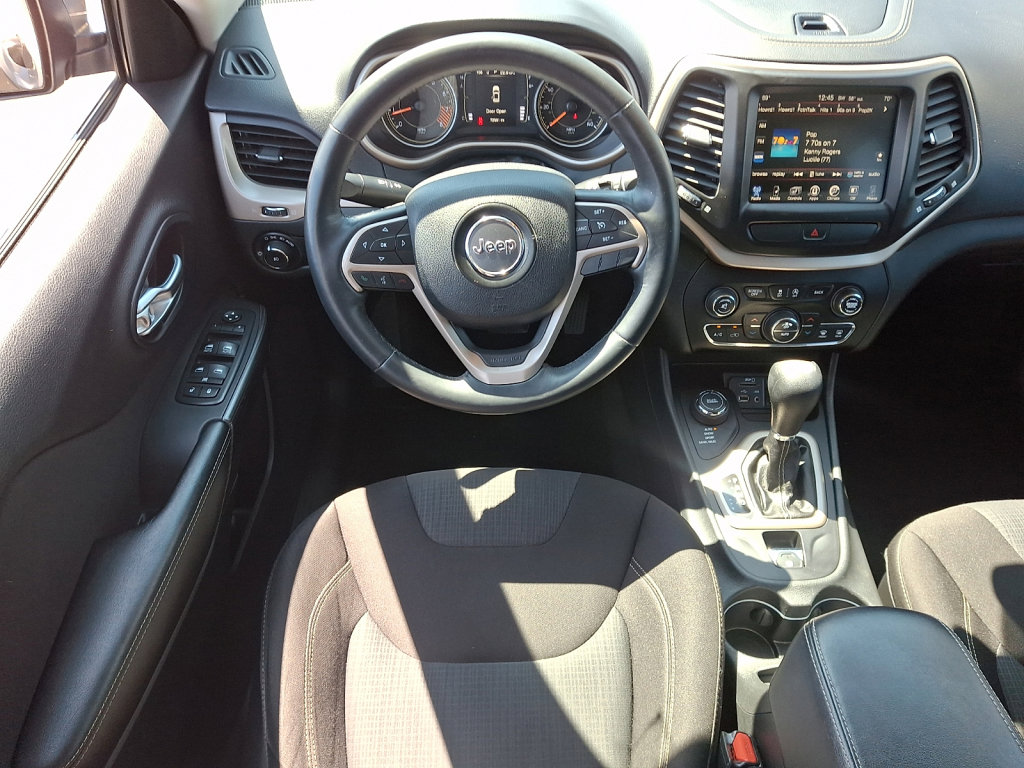 Used 2015 Jeep Cherokee Latitude w/ Comfort/Convenience Group image 22