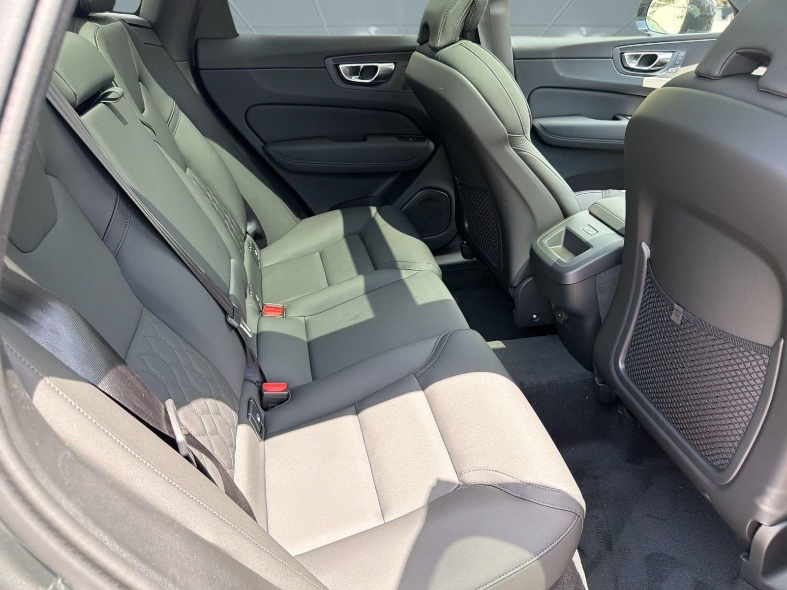 New 2026 Volvo XC60 B5 Core w/ Climate Package AWD/4WD image 30