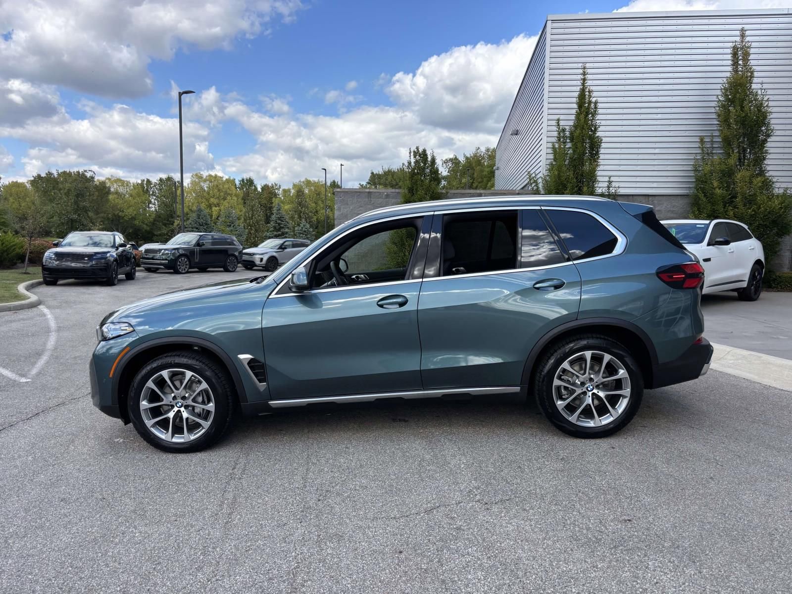 New 2026 BMW X5 xDrive40i w/ Premium Package image 4