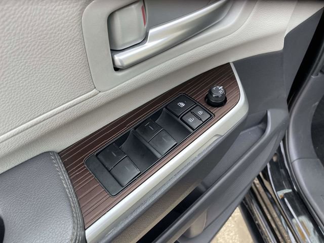 Used 2022 Toyota Sienna XLE image 20