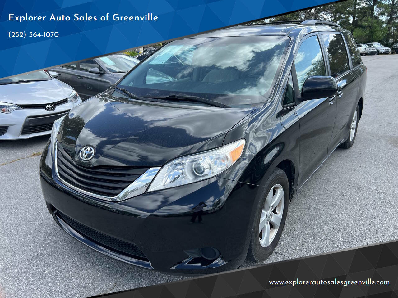 Used 2013 Toyota Sienna LE w/ Towing Pkg image 1