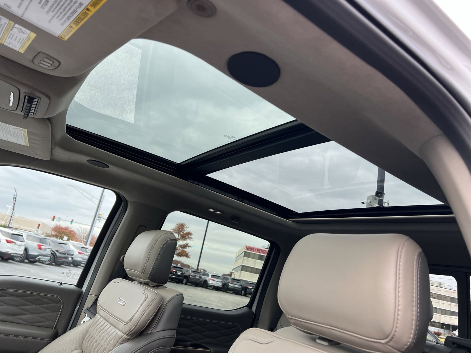 Used 2025 Ford F450 Platinum w/ Platinum Plus Package image 24