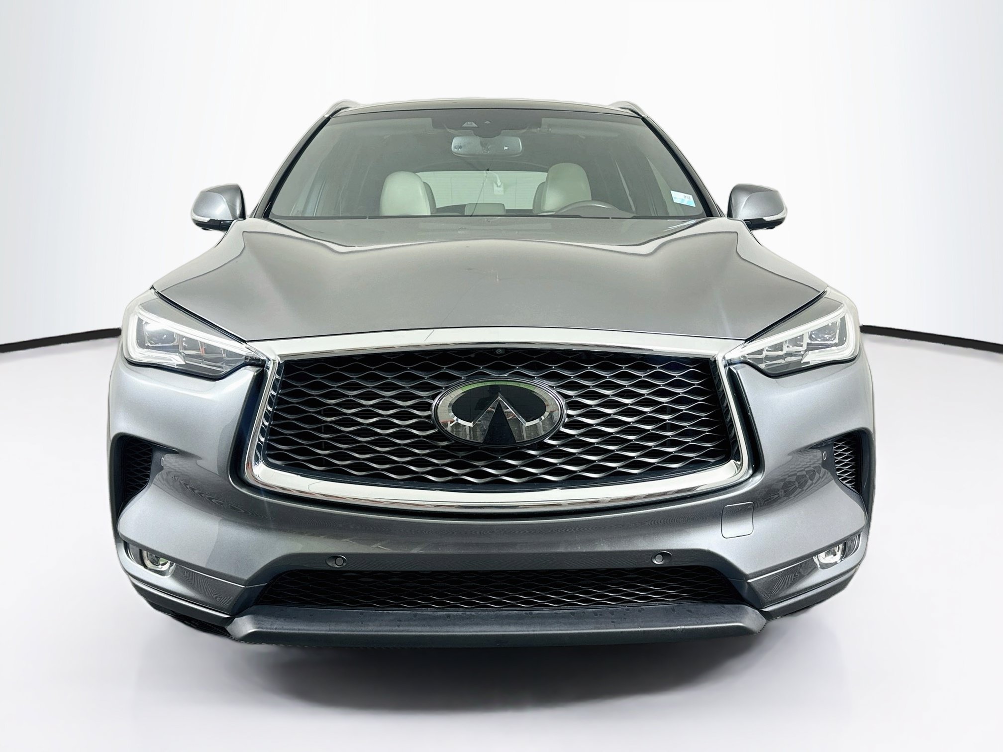 Used 2019 INFINITI QX50 Essential w/ Sensory Package AWD/4WD image 2