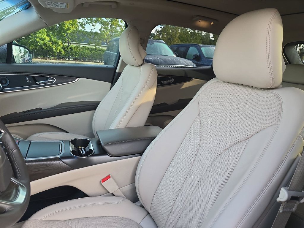 Used 2019 Lincoln Nautilus Reserve FWD image 16