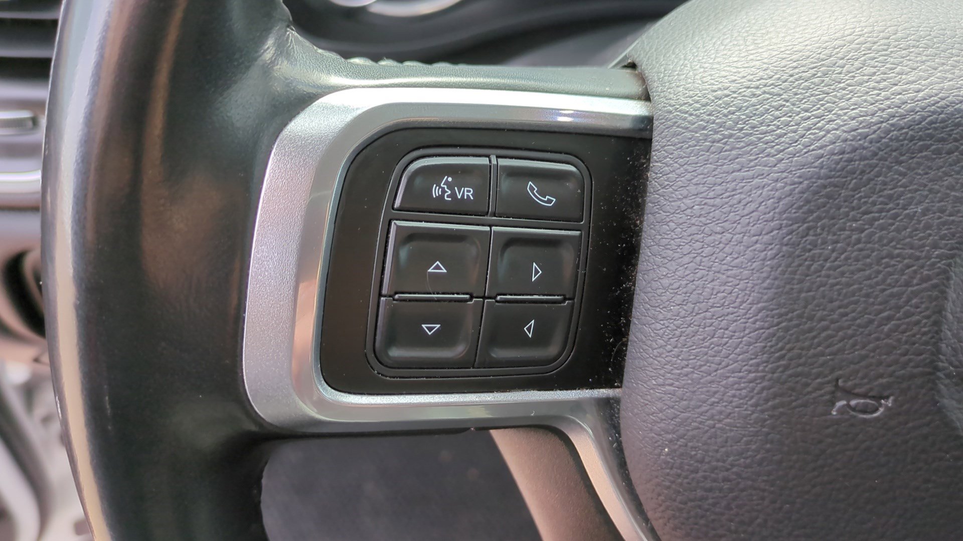 Used 2022 RAM 2500 Laramie w/ Cold Weather Group image 16