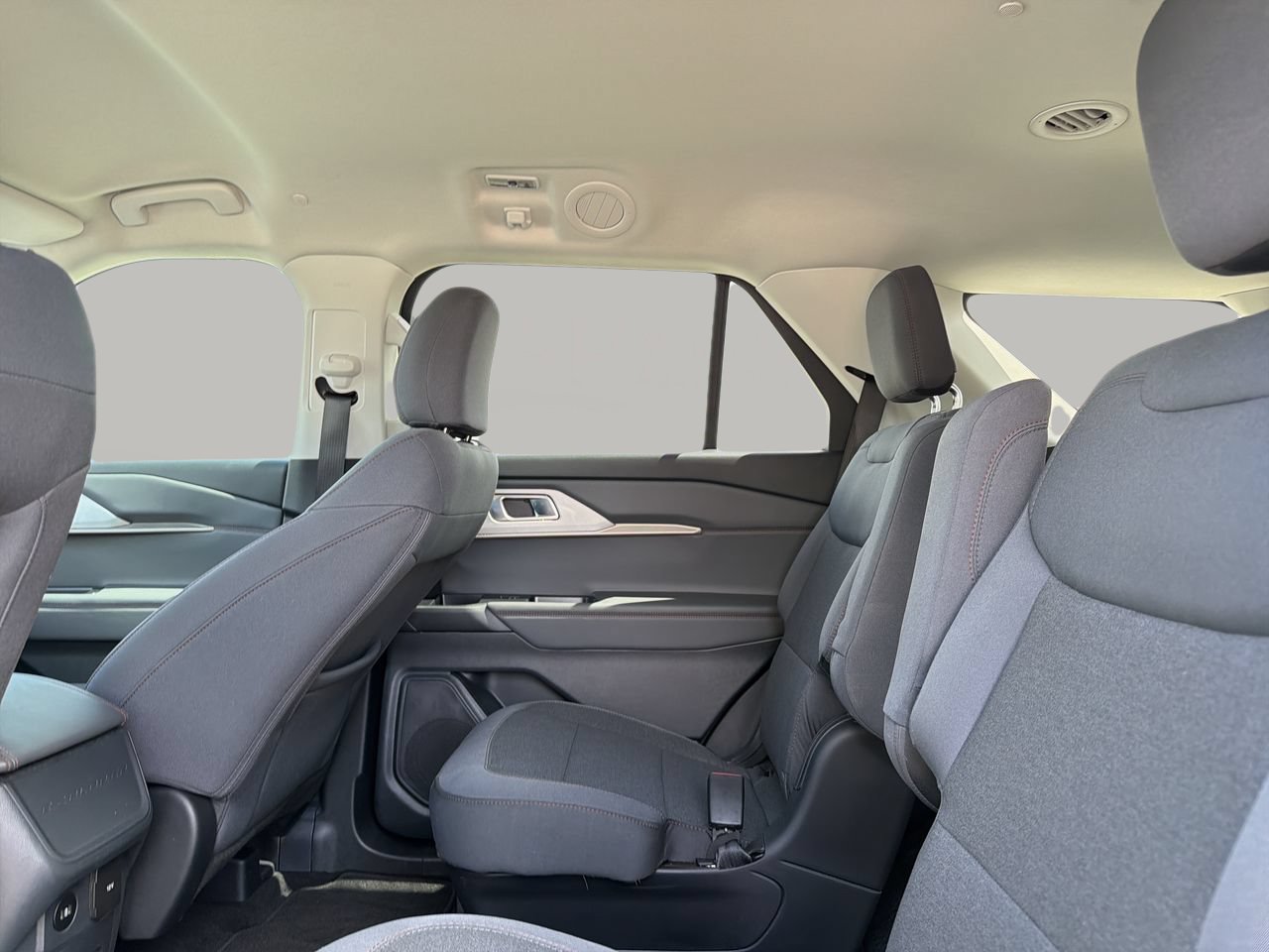Used 2026 Ford Explorer Active RWD image 19