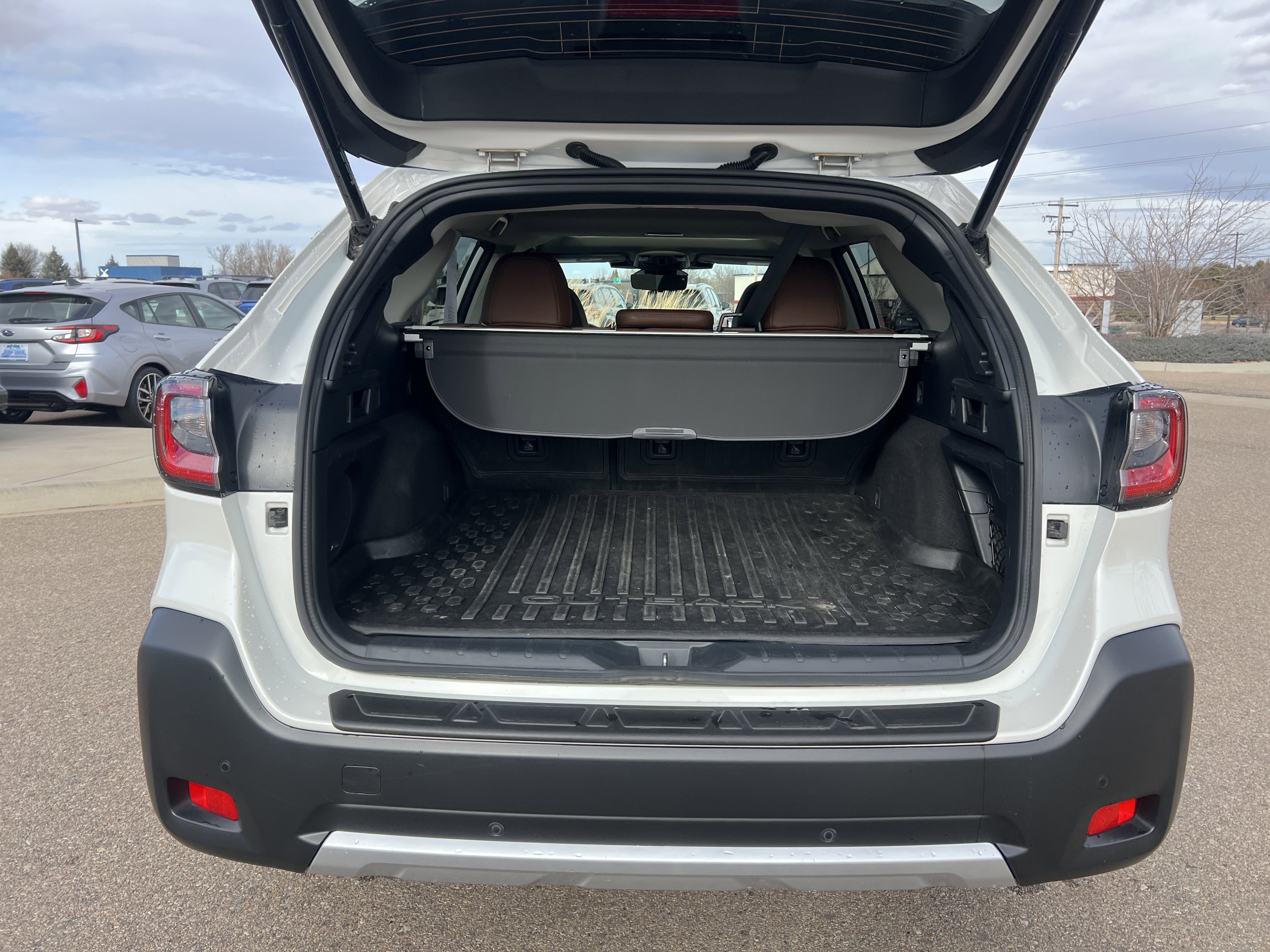 Used 2025 Subaru Outback Touring w/ Popular Package #2 image 19