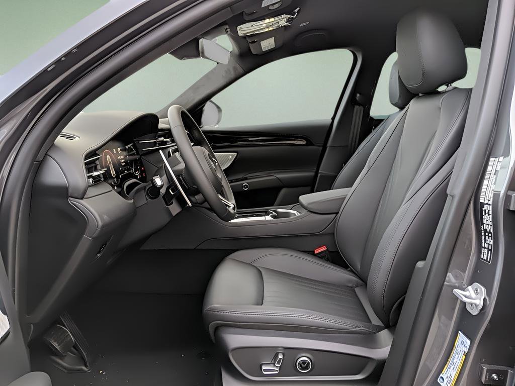 New 2023 Maserati Grecale GT image 17