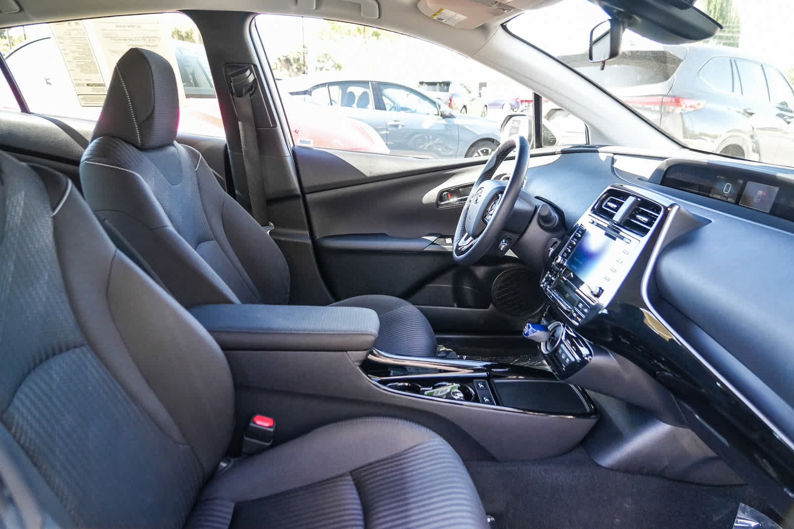Used 2021 Toyota Prius Prime LE w/ Carpet Mat Package (TMS) FWD image 16