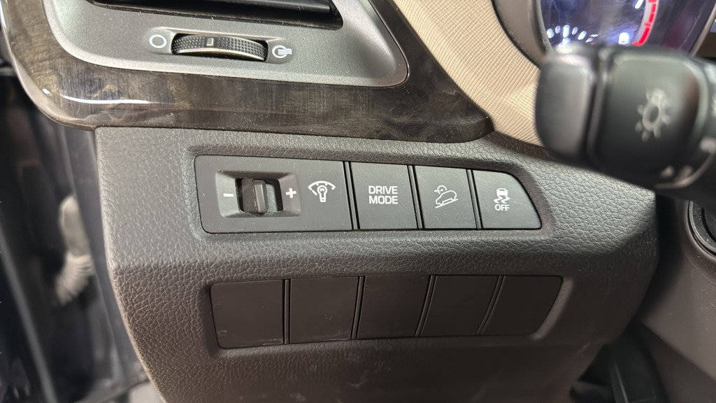 Used 2018 Hyundai Santa Fe Sport FWD image 20