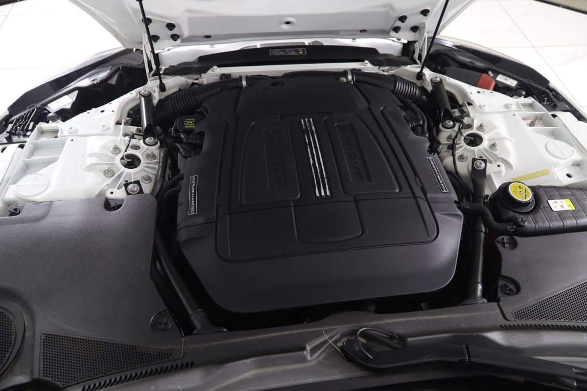 Used 2018 Jaguar F-TYPE R-Dynamic RWD image 73