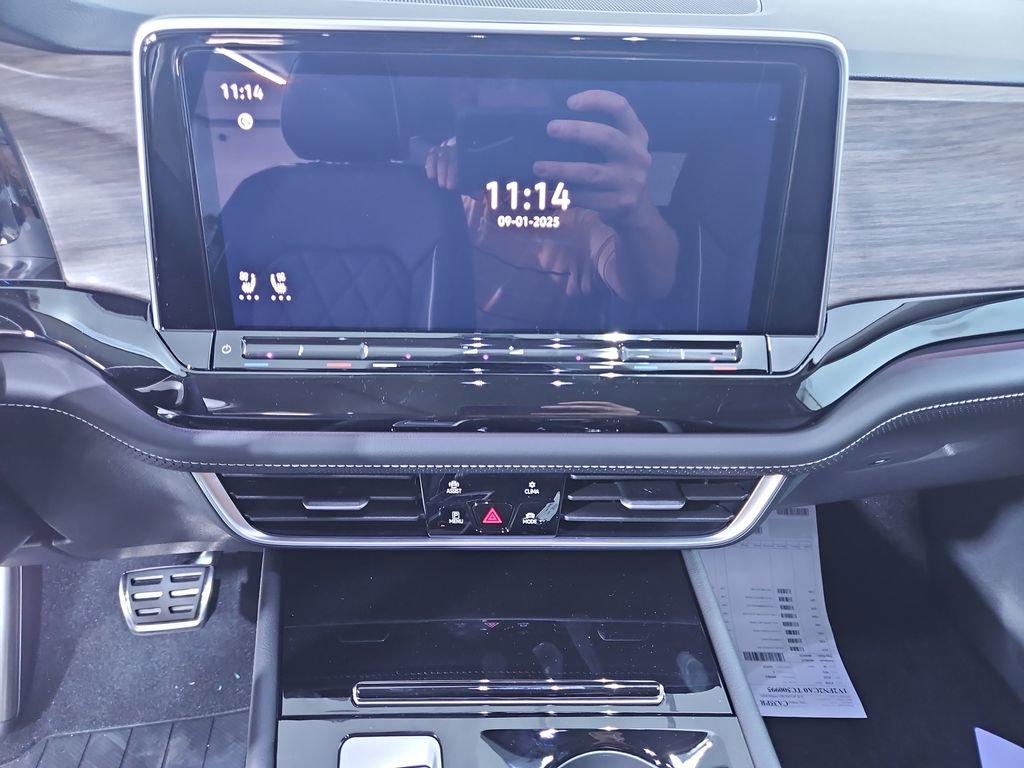 New 2026 Volkswagen Atlas SEL Premium R-Line image 18