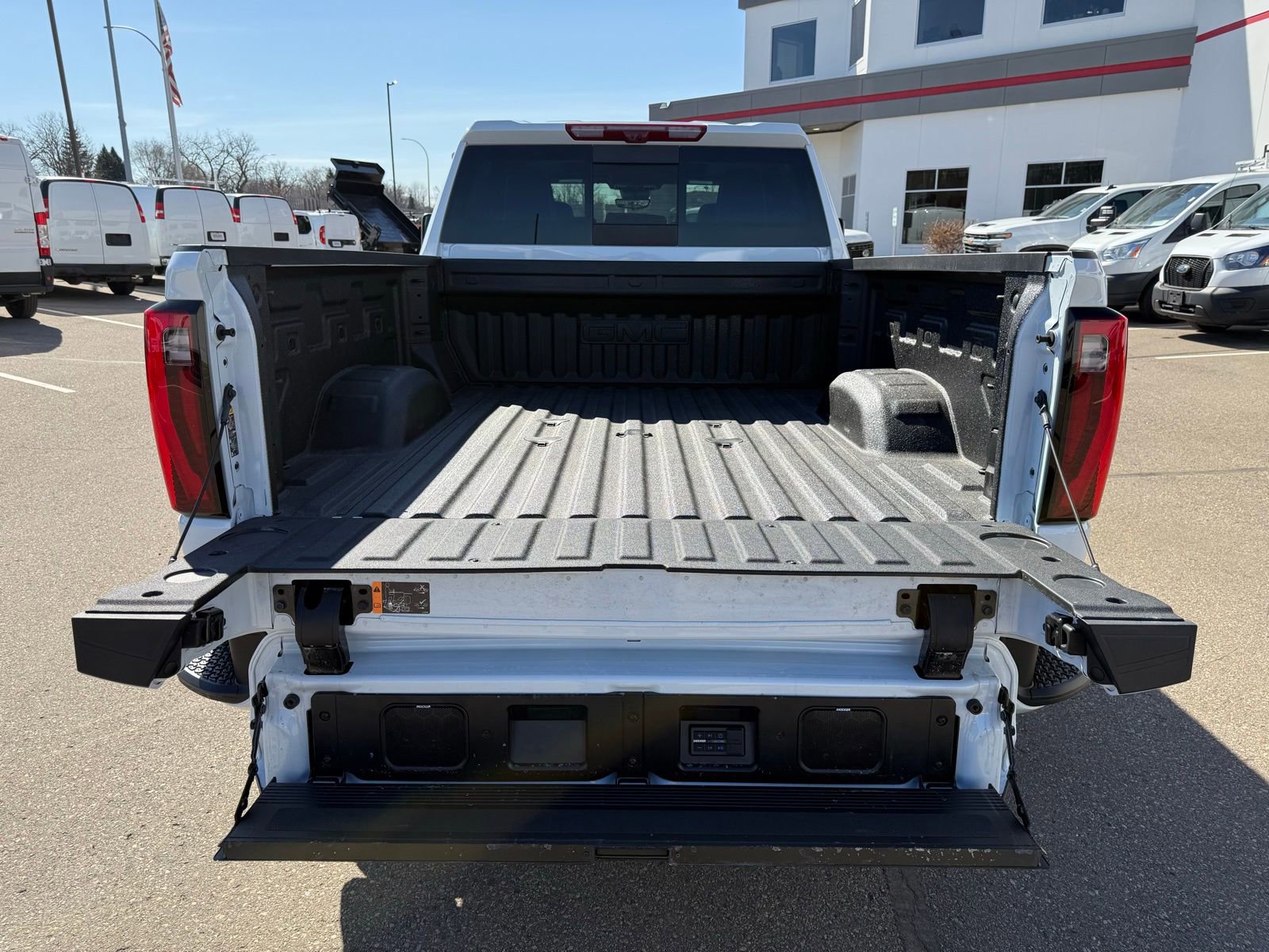 Used 2026 GMC Sierra 3500 Denali Ultimate AWD/4WD image 14