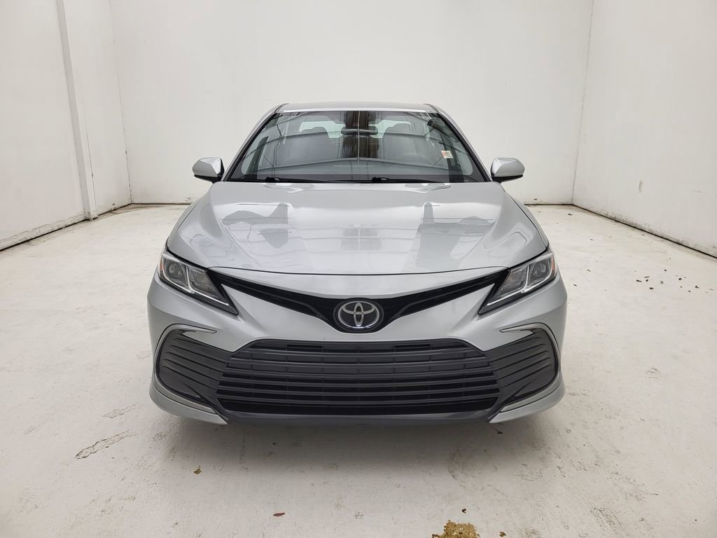 Used 2022 Toyota Camry LE image 19
