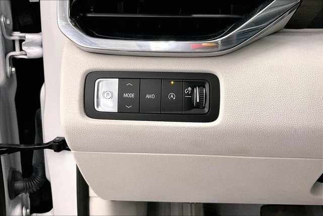 Used 2025 GMC Acadia Denali w/ Super Cruise Package image 38