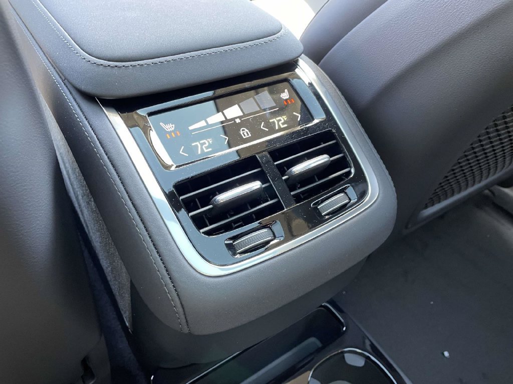 New 2026 Volvo XC90 B6 Ultra w/ Protection Package AWD/4WD image 23