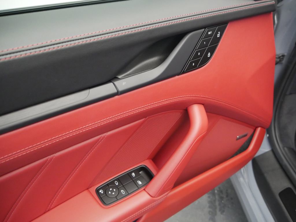 Used 2024 Porsche 911 Targa 4 GTS image 18