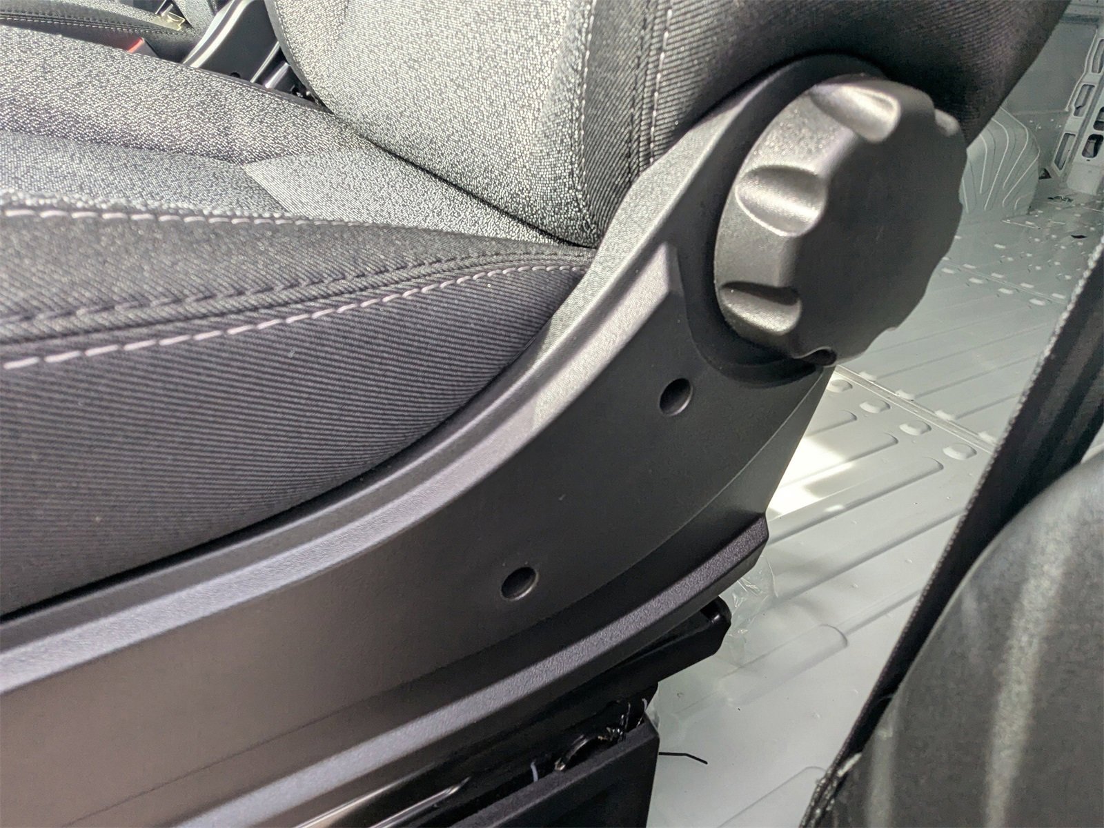 Used 2025 RAM ProMaster 3500 w/ Convenience Group image 16