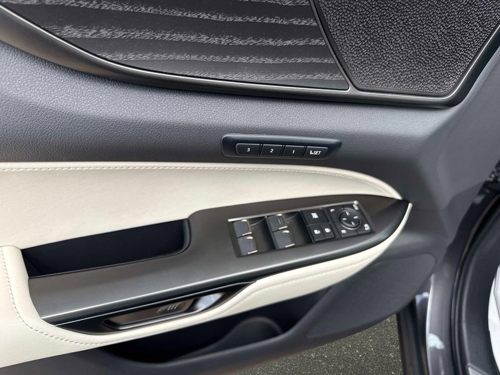 Used 2025 Lexus NX 350h AWD w/ Accessory Package (2T) image 18