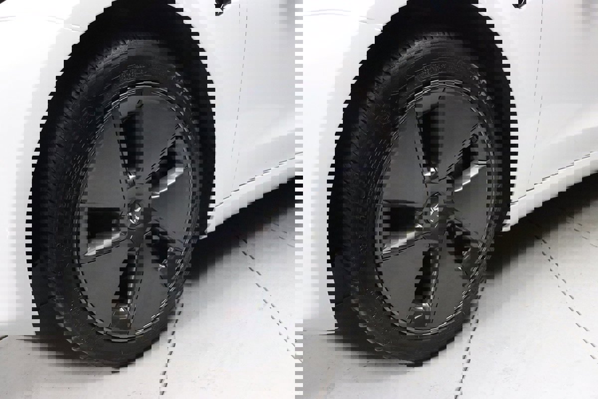 Used 2023 Tesla Model 3 Standard Range RWD image 7