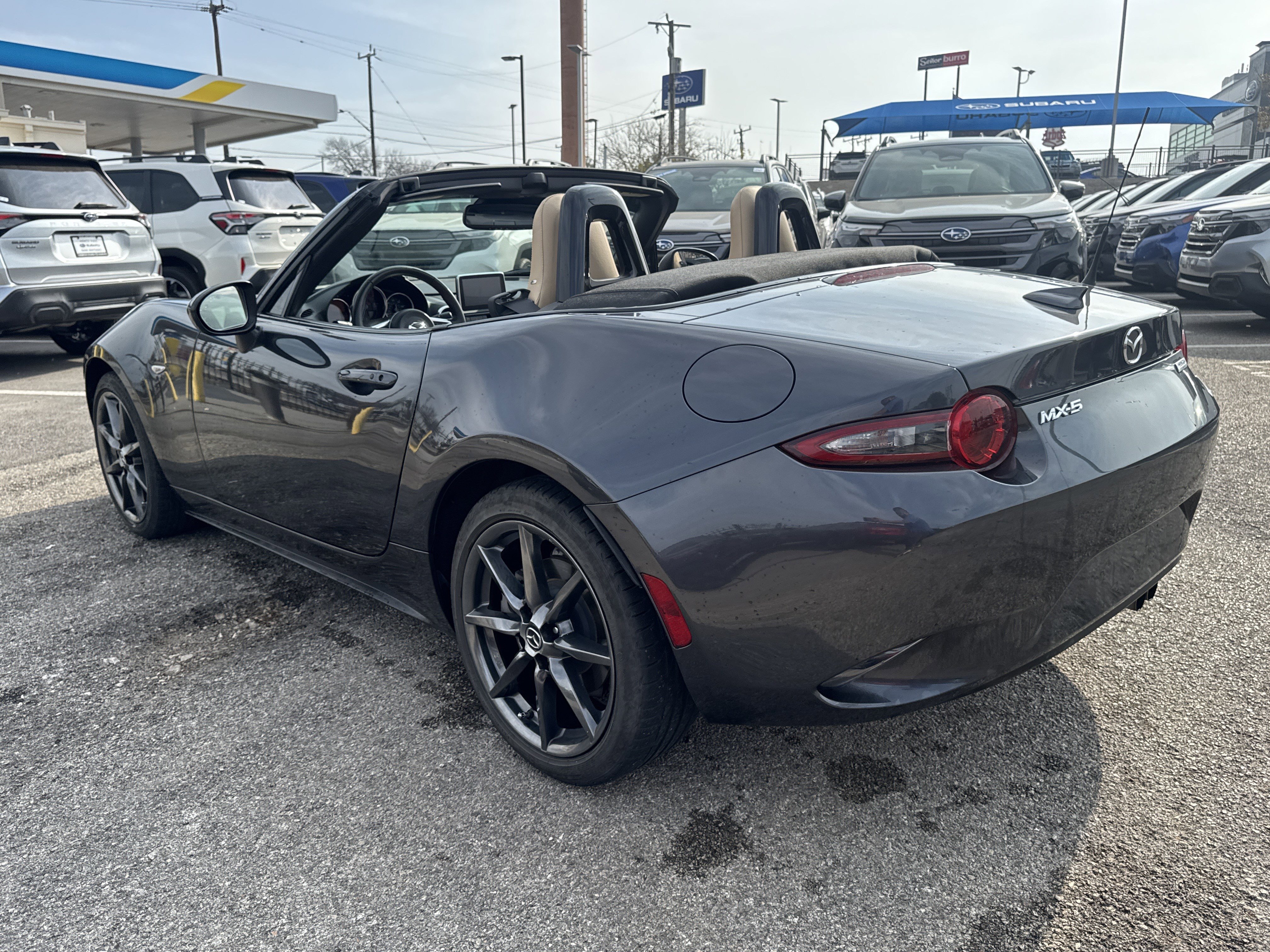Used 2017 MAZDA MX-5 Miata Grand Touring image 11