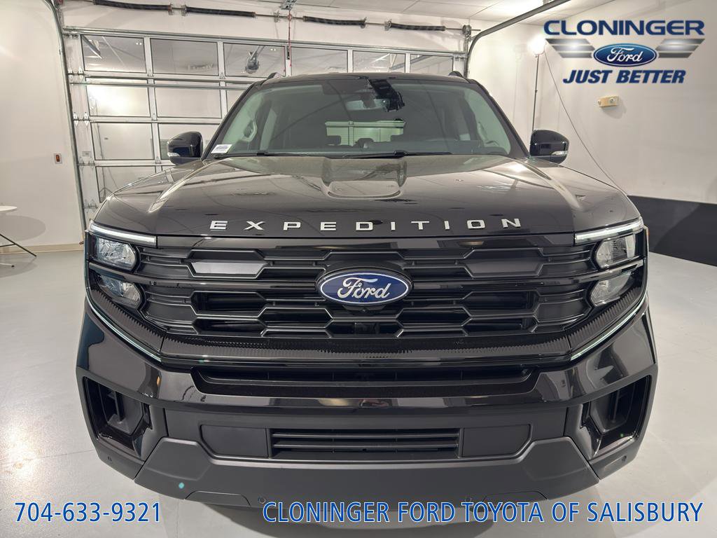 New 2026 Ford Expedition Max Active image 2