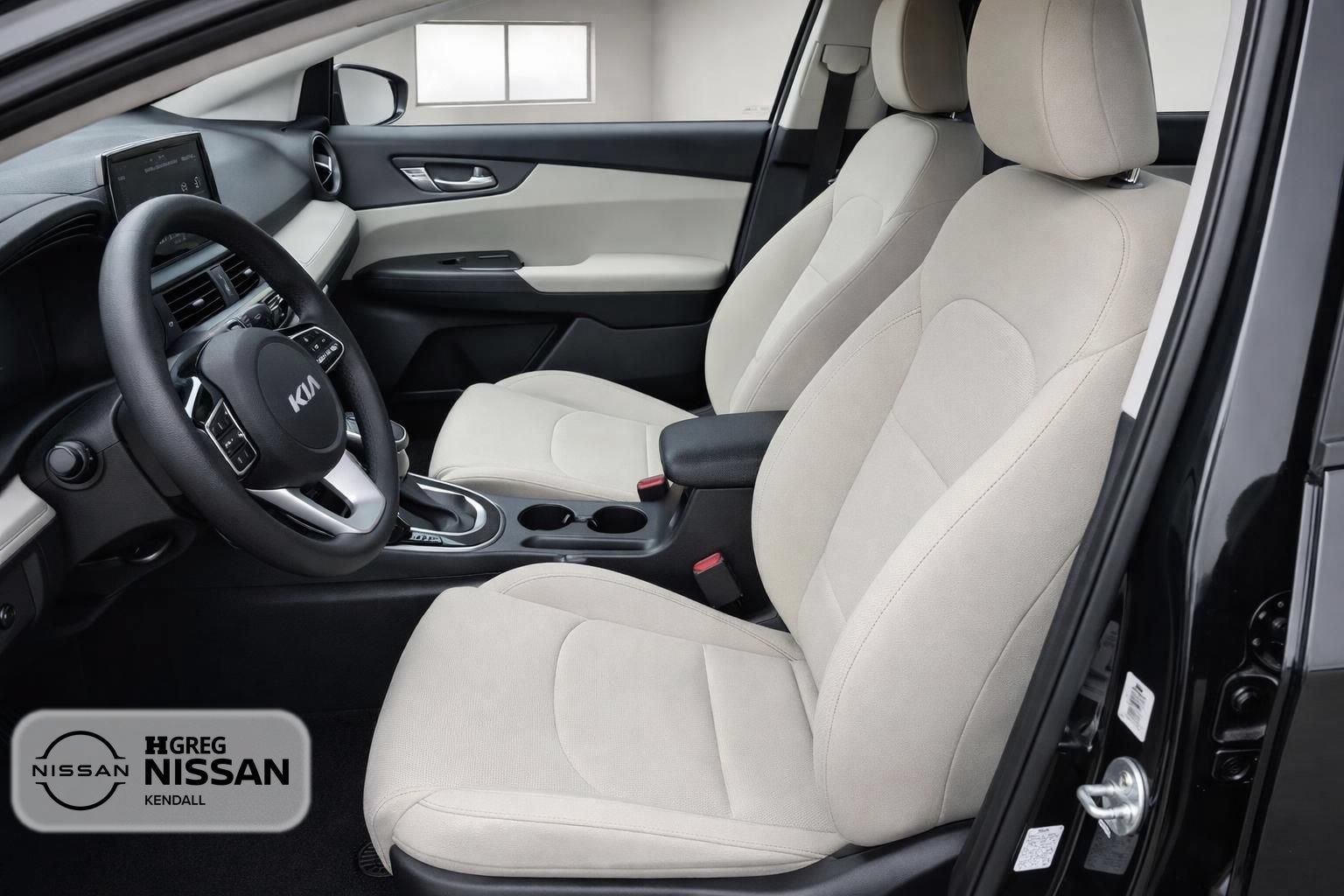 Used 2023 Kia Forte LXS w/ LXS Technology Package FWD image 7